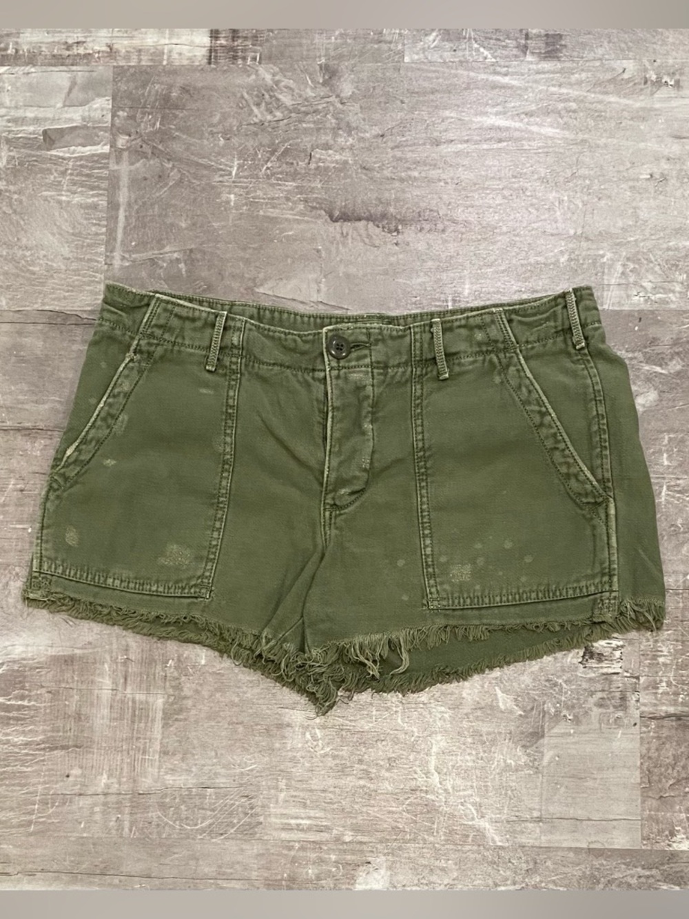 American Eagle Size 4 Women’s Olive Green Frayed Hem Shorts